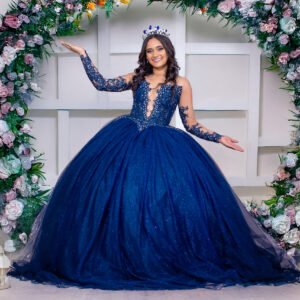 Vestido de Quinceañera Azul Marino con Encajes y Pedrería